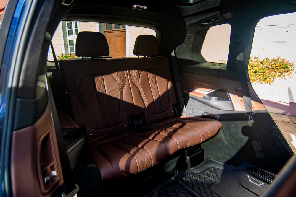 Transport VIP z kierowcą - BMW X7 - Auto na ślub- Przewozy VIP-Wynajem