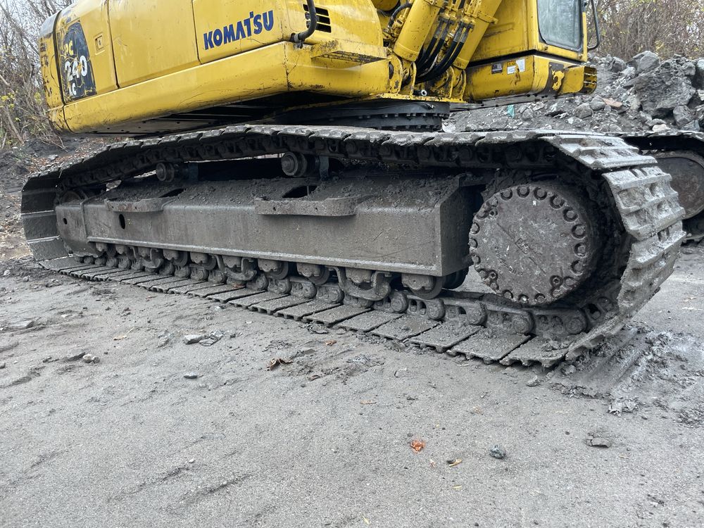 Гусеничный экскаватор Komatsu PC 240NLC-8
