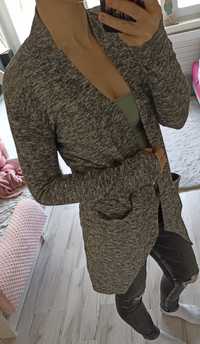 Długi sweter kardigan damski Reserved