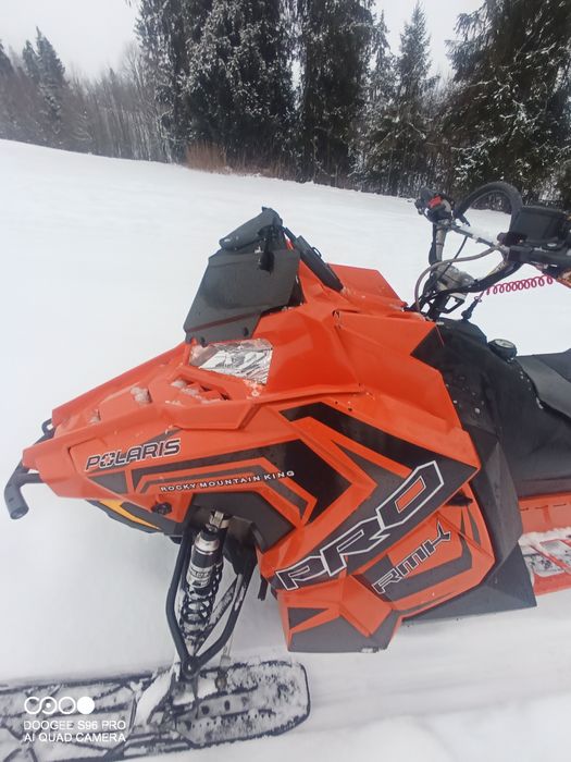 Skuter śnierzny Polaris rmk 800 wyprodukowany w roku 2017