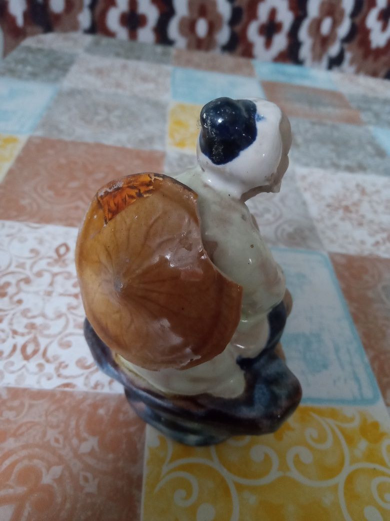 Figurka porcelany rybak