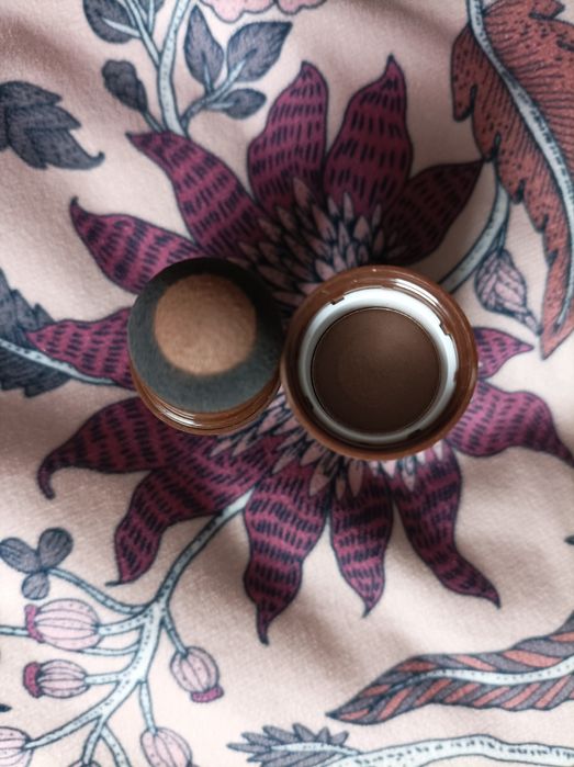 Puder do brwi  stempel