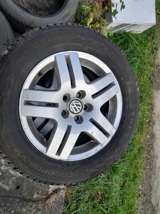 Felgi z oponami całorocznymi Nokian weatherproof 195 65 R15