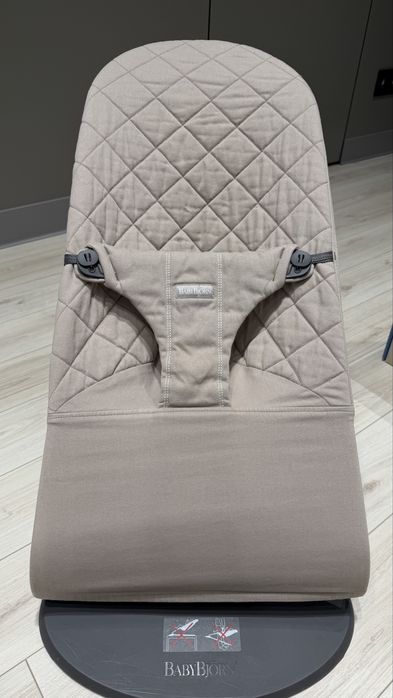 Шезлонг BabyBjorn Bliss Sand Grey