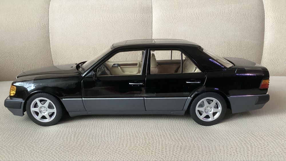Коллекционная масштабная модель 1:18 Norev Mercedes E500 W124 Black