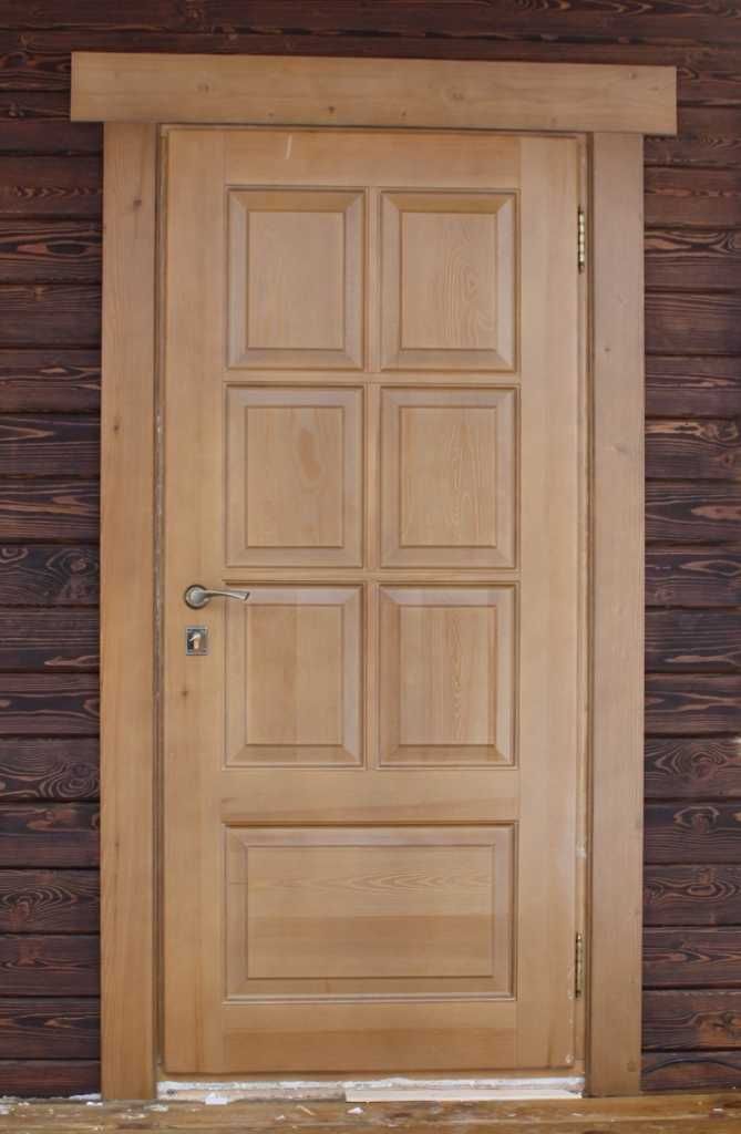 Двери, дверные полотна из дерева.