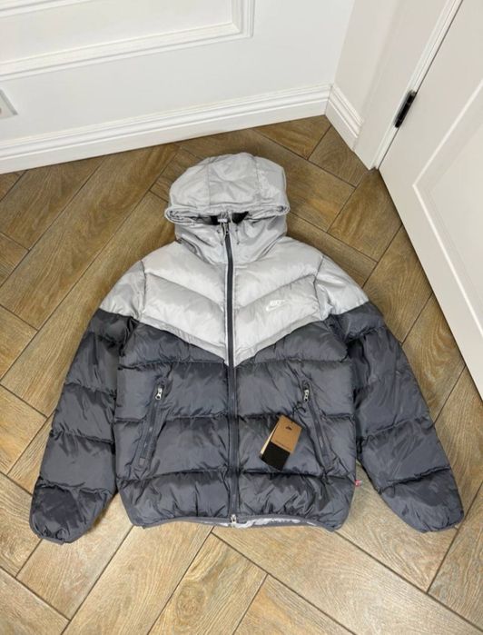 Курточка Nike storm fit