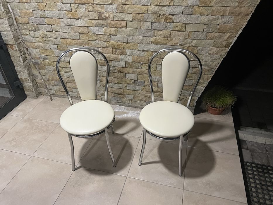 Продам столики журнальні