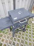 Grill ogrodowy weglowy