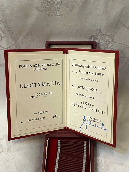 Medal Złoty Krzyż Zasługi PRL wraz z legitymacją i miniaturką