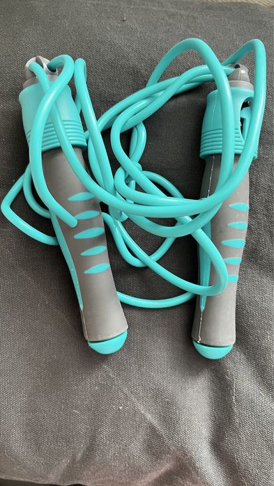 Skakanka z licznikiem Spokey