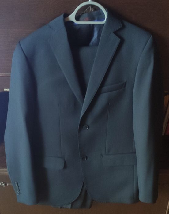 Grafitowy  garnitur męski M/L. Stan idealny