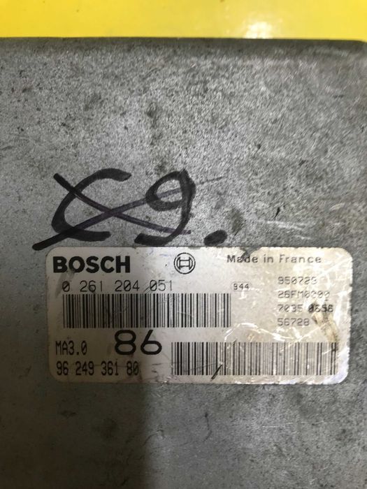 Блок управління двигуном Peugeot 106 0261204051