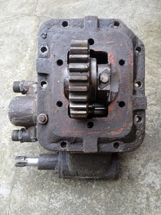 Роздатка УРАЛ з насосом