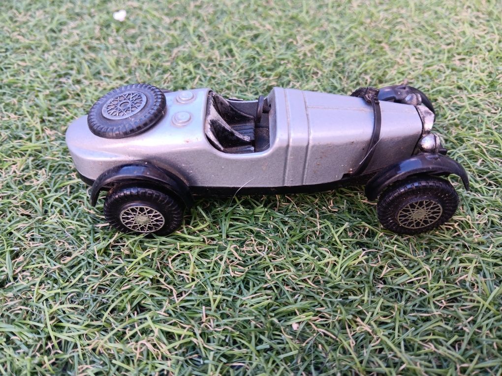 Miniatura Aston Martin Ulster 1934