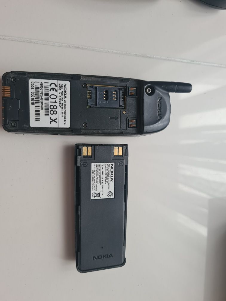 Stary  Zestaw Nokia 5110 + oryginalny car kit (zestaw głośnomówiący) +