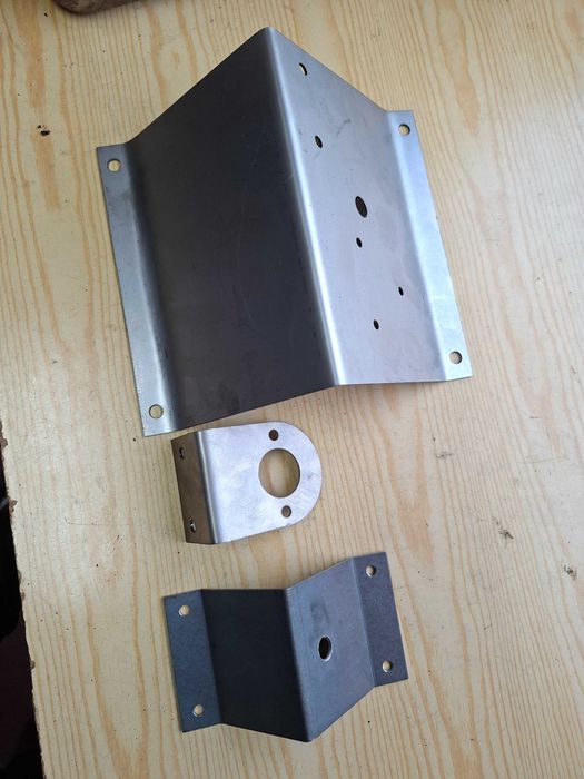 Mocowania do błotnikow ursus c325