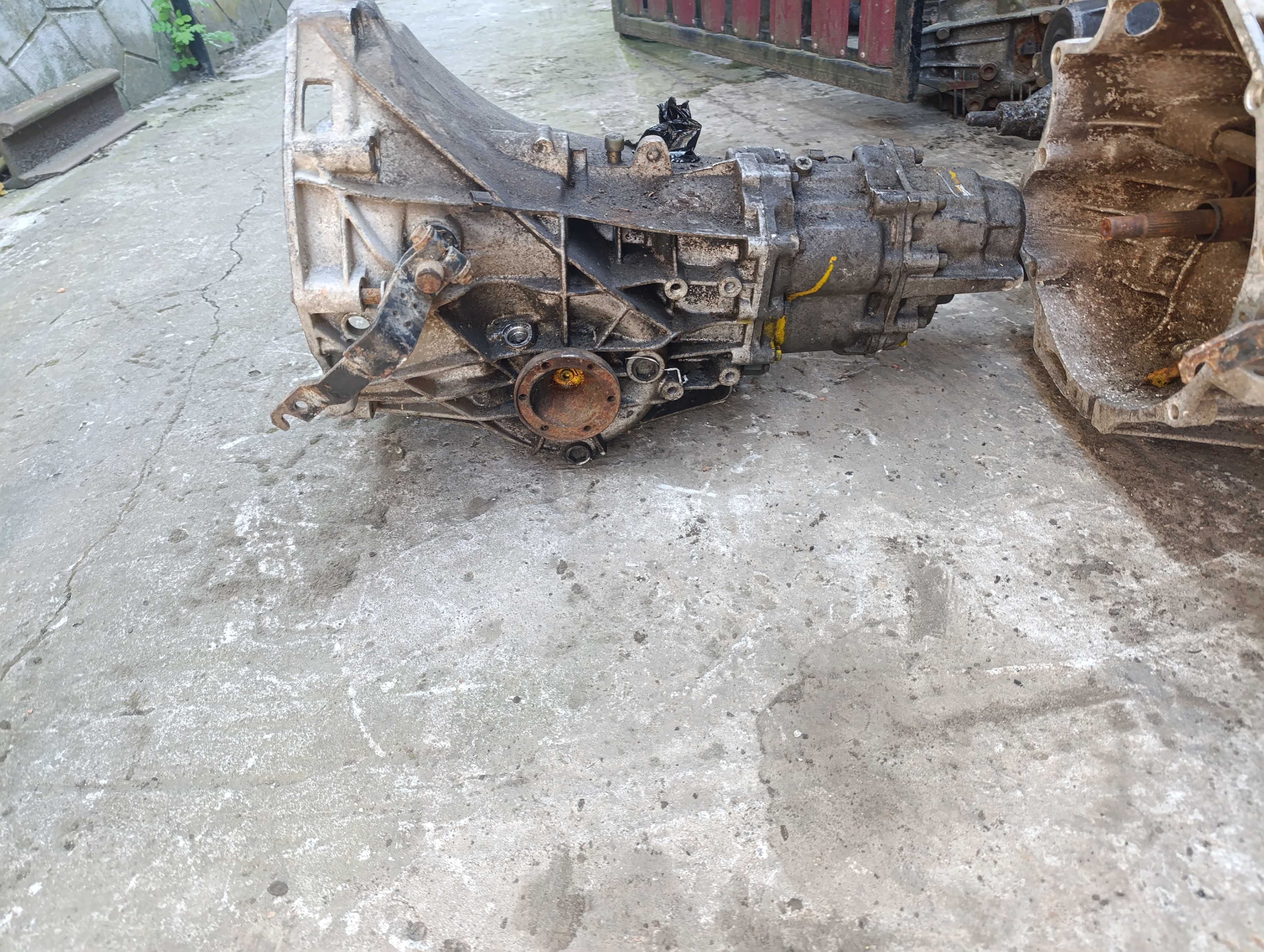 коробка МКПП Audi 100 1.8, passat B2