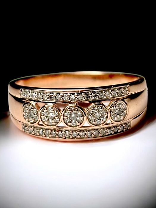 Pierścionek złoty p. 375 z brylantami laboratoryjnymi