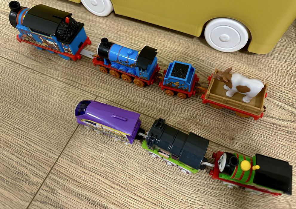 Набір паровозиків Томас ферма