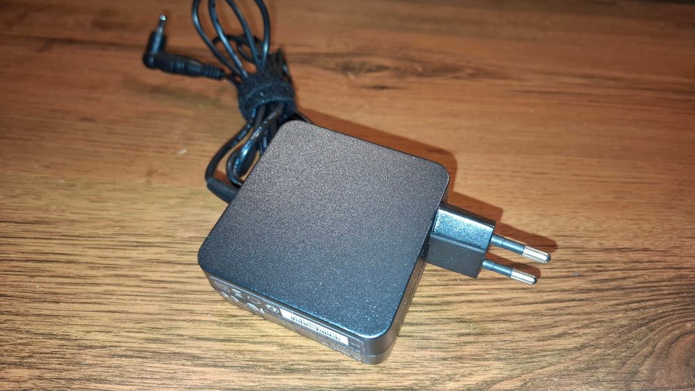 Zasilacz do Laptopa - 19V - 3.42A