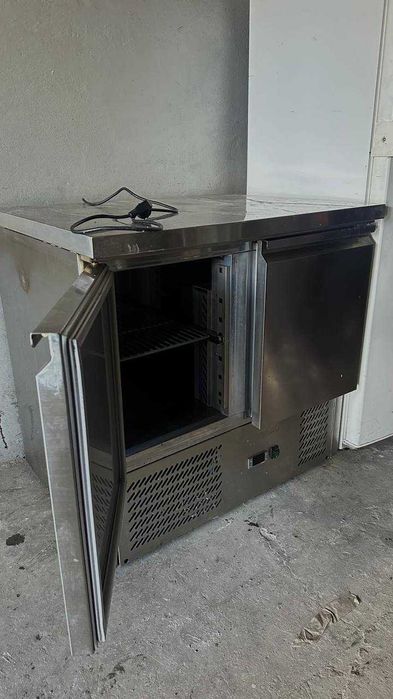 Стіл холодильник