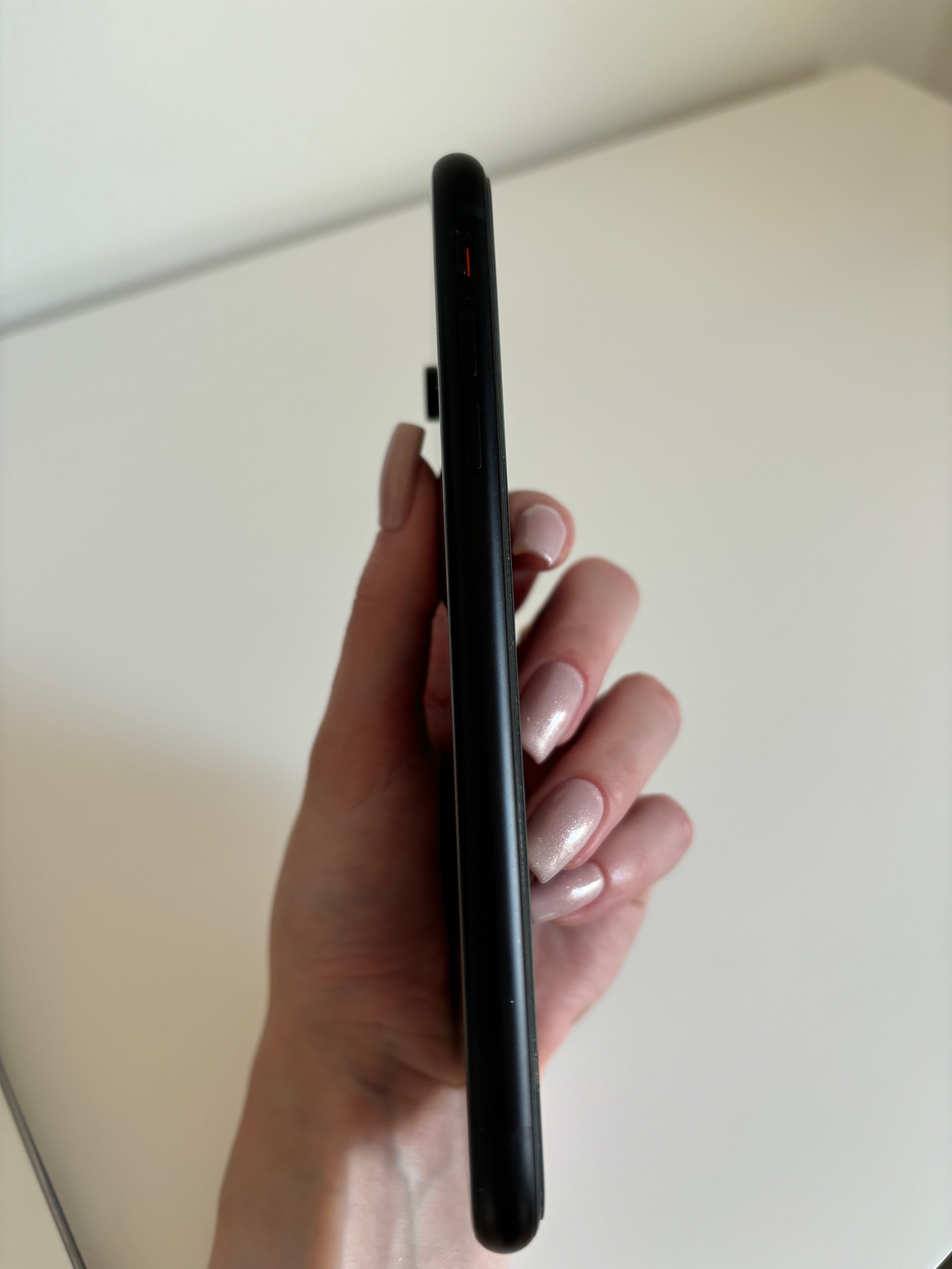 iPhone XR czarny 64 GB