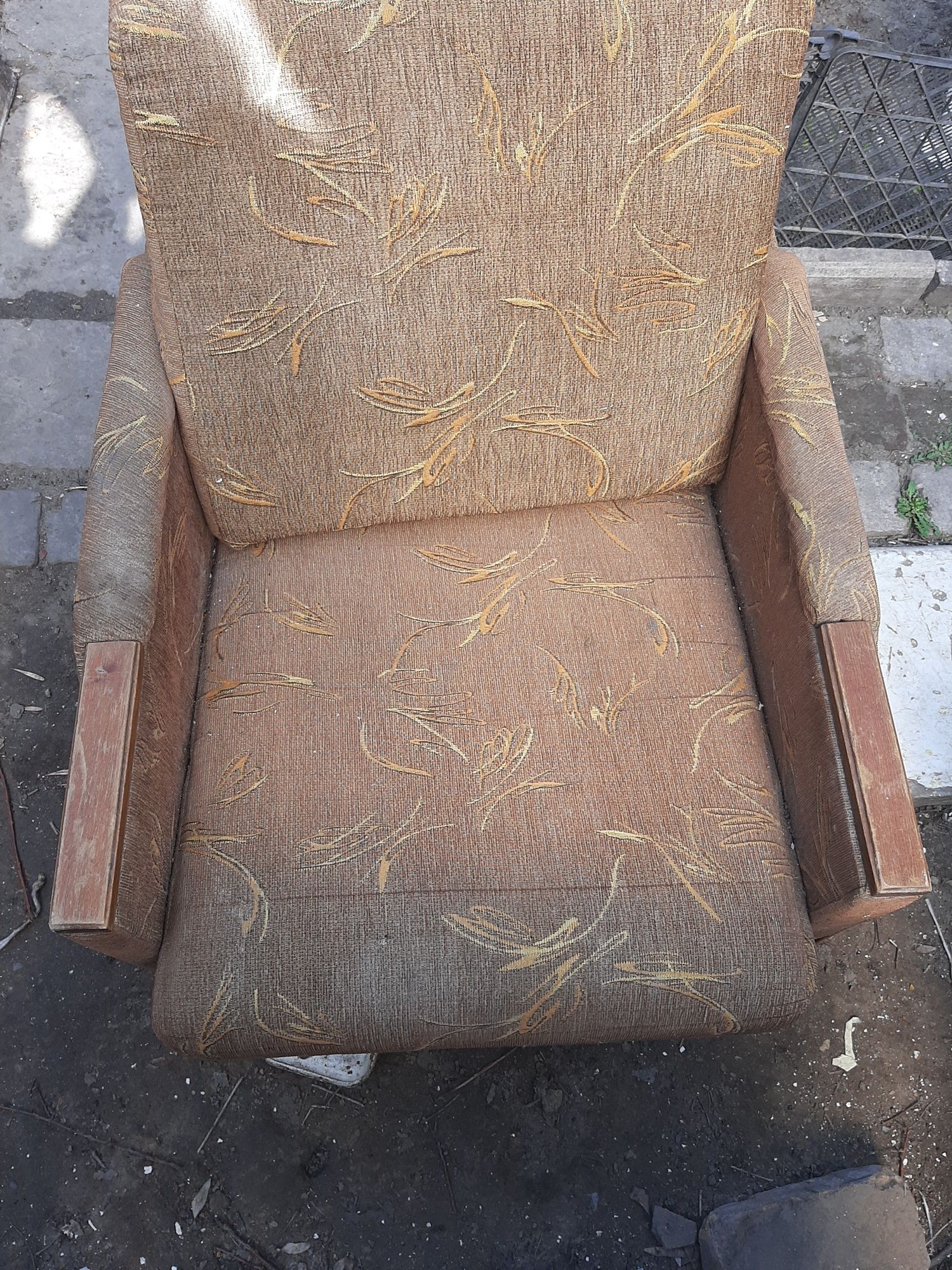 Кресла коричневые 2 шт.