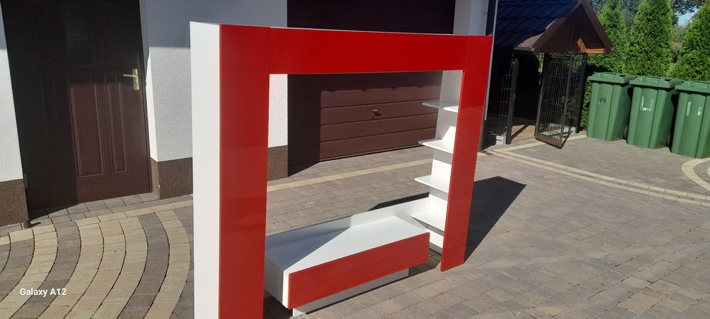 Szafka witryna tv do salonu