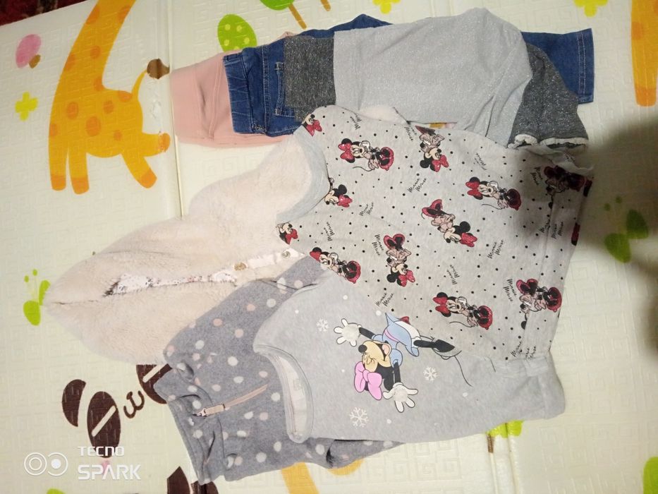 Продам лотом фірмові теплі речі Disney,H&M для дівчинки 92-98cm