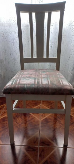 quatro cadeiras branco lacado