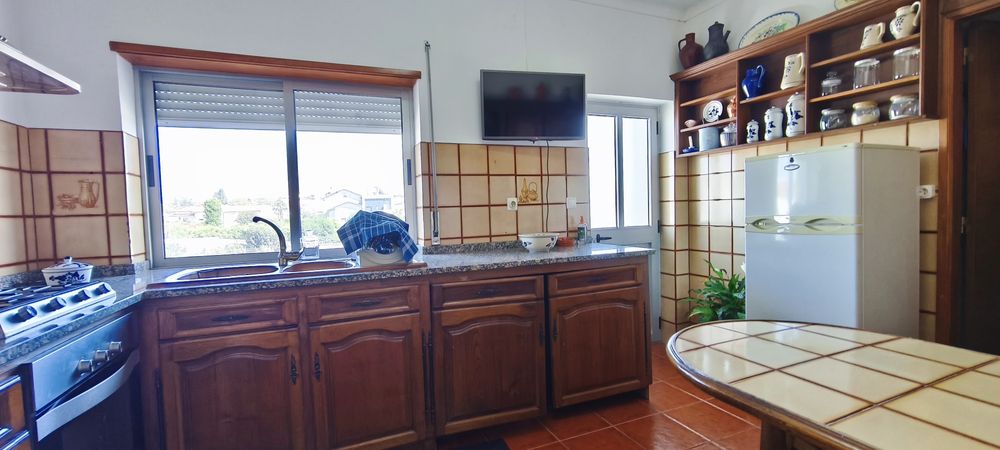 Apartamento T3 com varandas, garagem e sótão