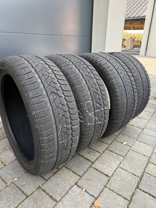 Opony zimowe Pirelli Sottozero 3 255/35/19   225/40/19