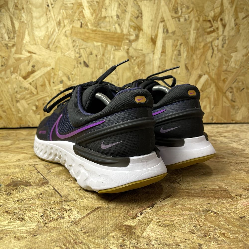 Чоловічі кросівки Nike React Miler 3 Phantom Light DD0490-401
