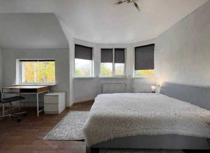 Київ, Райдужний масив. Оренда будинку біля озера.