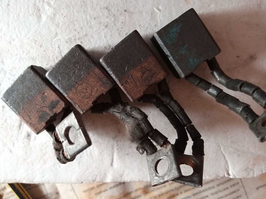 Щітка графітова( Щітка графітна).