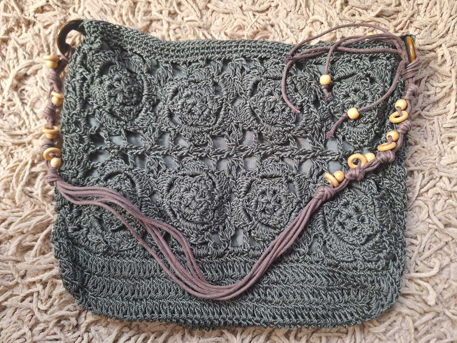 Zielona torebka szydełkowa boho