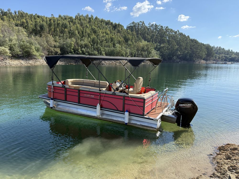Barco pontoon jangada