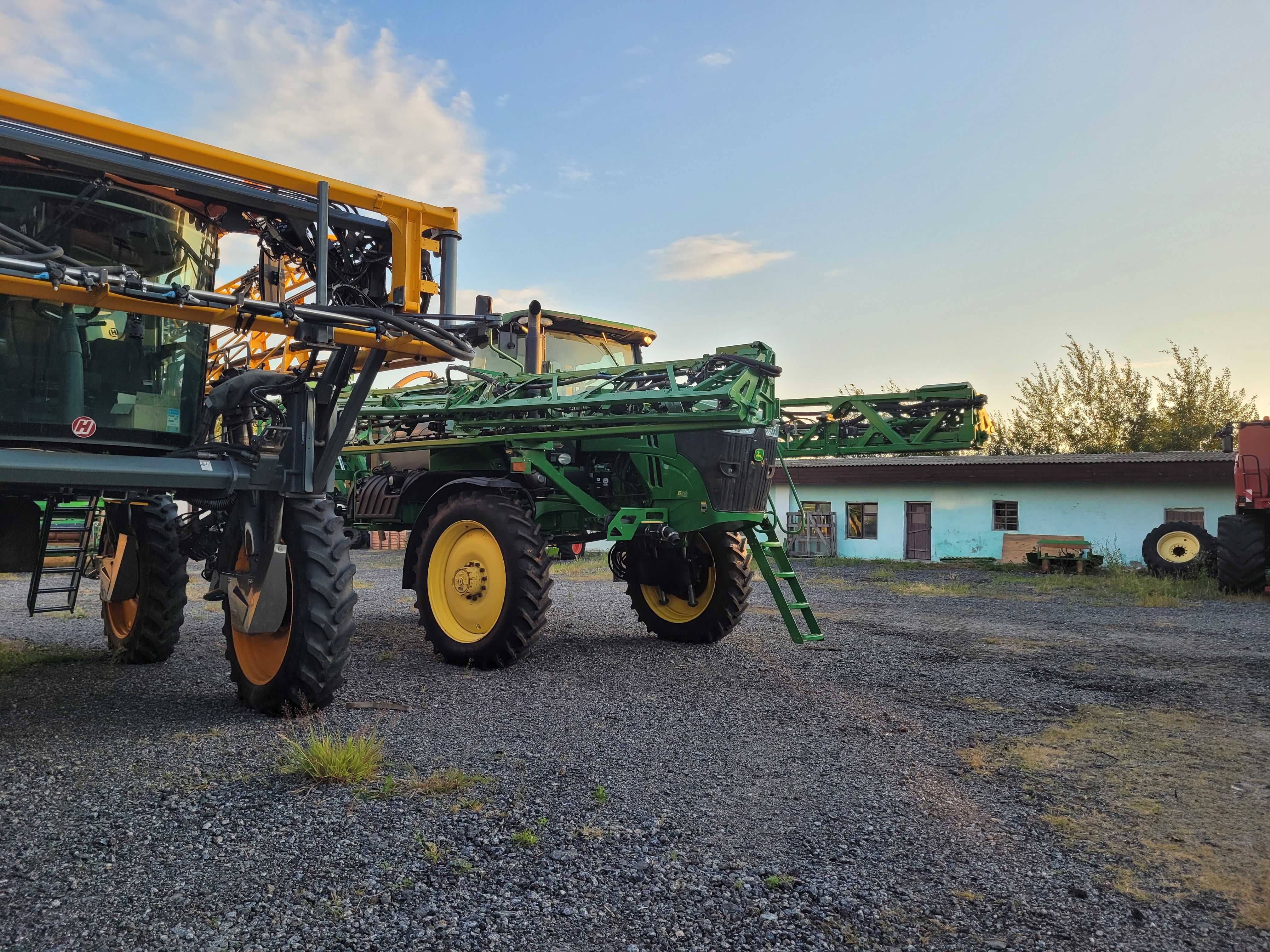 John Deere R4038
Самохідний оприскувач