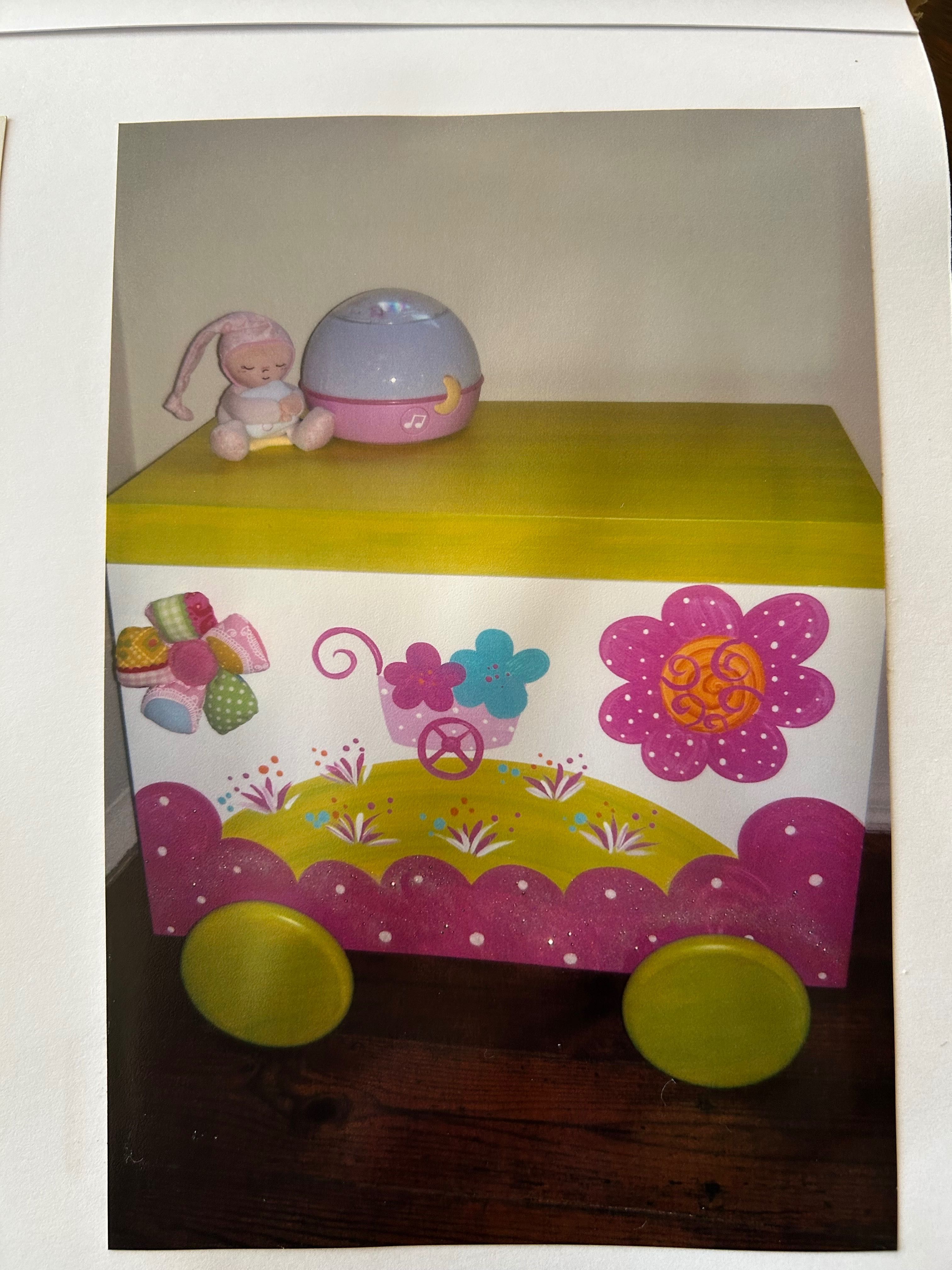 Cómoda com espelho/ cama berço e baú brinquedos para quarto menina