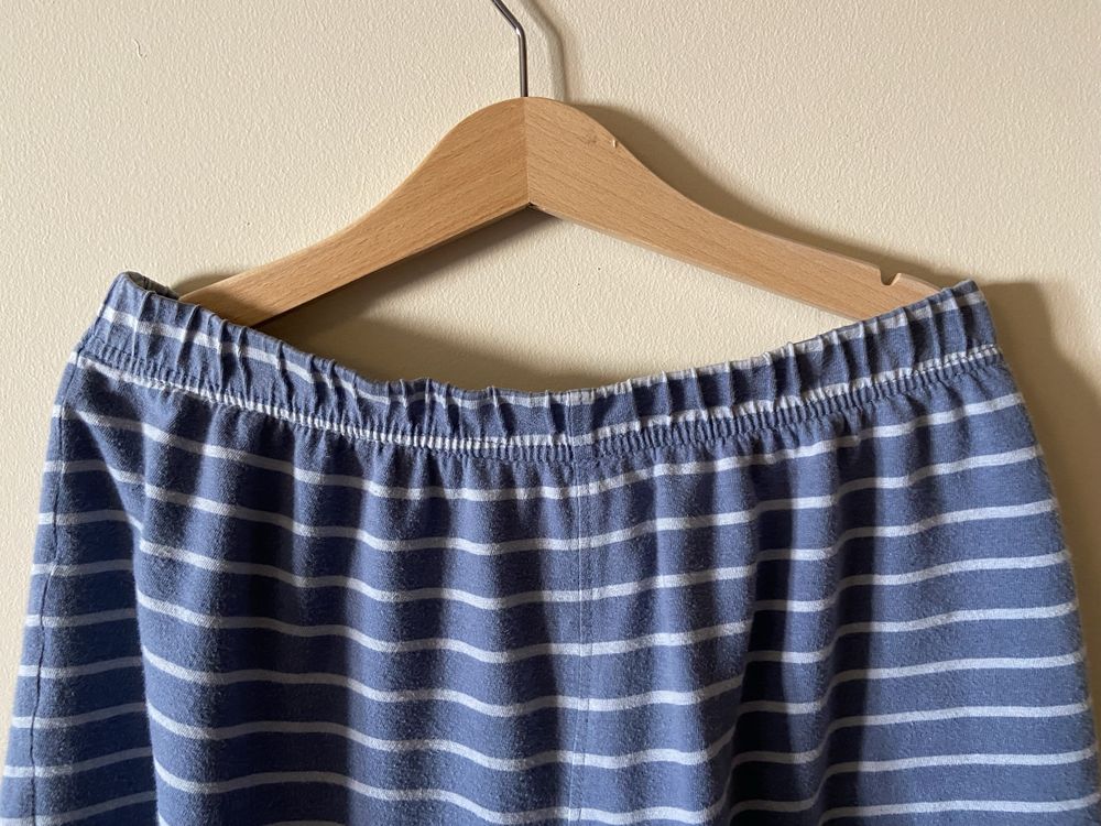 Pijama t-shirt e calção em algodão.