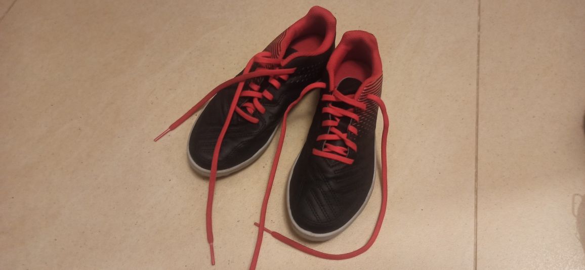 Buty turfy kipsta, r 32, stan bdb