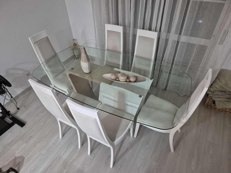 Conjunto Mesa + 6 cadeiras