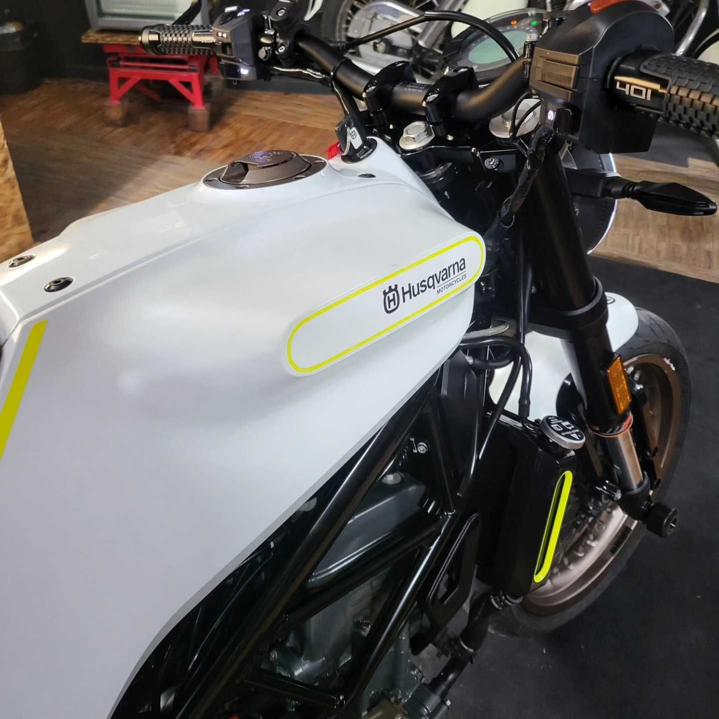 Husqvarna Vitpilen 401