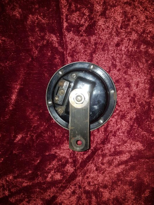 Продам звуковой сигнал для мотоцикла ЯВА (6 Вольт)