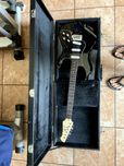 Line 6 Variax Standard Black z futerałem Canto -  gitara elektryczna