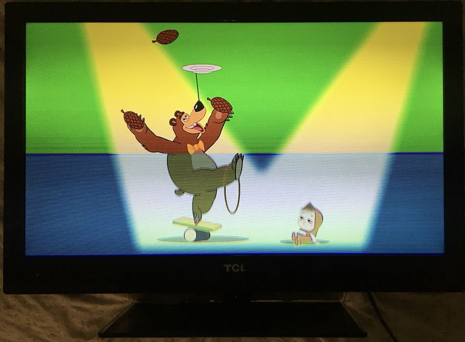 TCL 32D3260 ( 82 см )