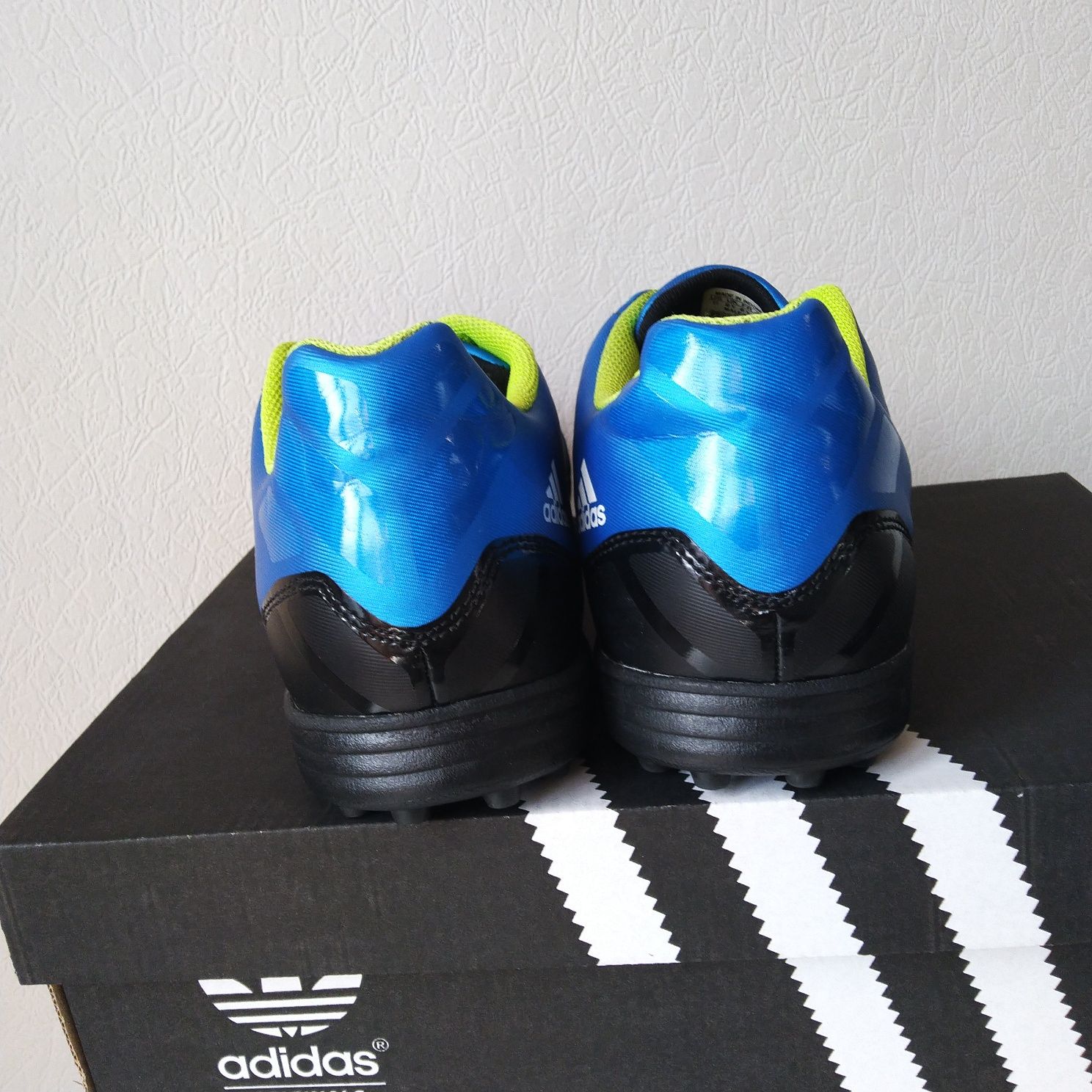 Сороконожки 45 Adidas Originals /кросівки, копочки