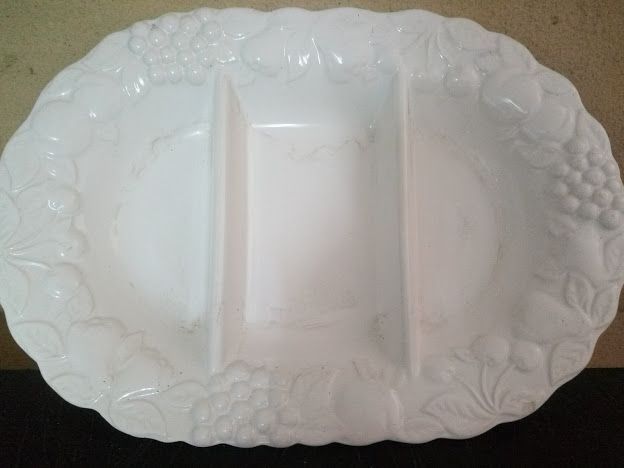 Travessa grande em louça com divisórias