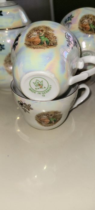 Порцеляновий чайний антикваріатний сервіз